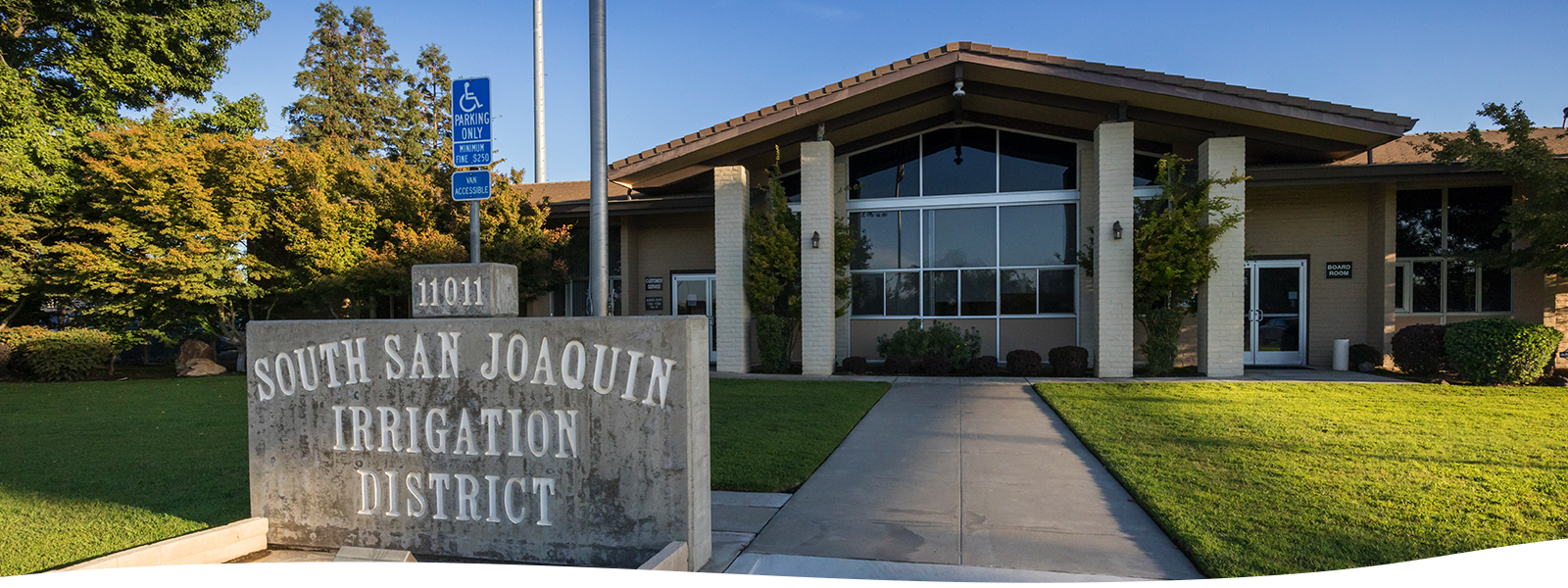 S San Joaquin Irrigation District building
